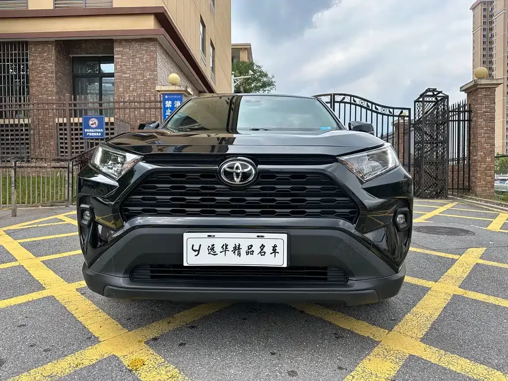 Toyota RAV4 2023 из CN, фото 7