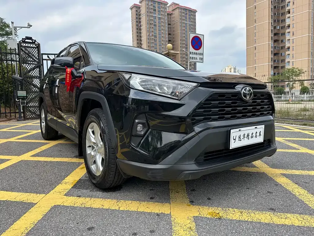 Toyota RAV4 2023 из CN, фото 8