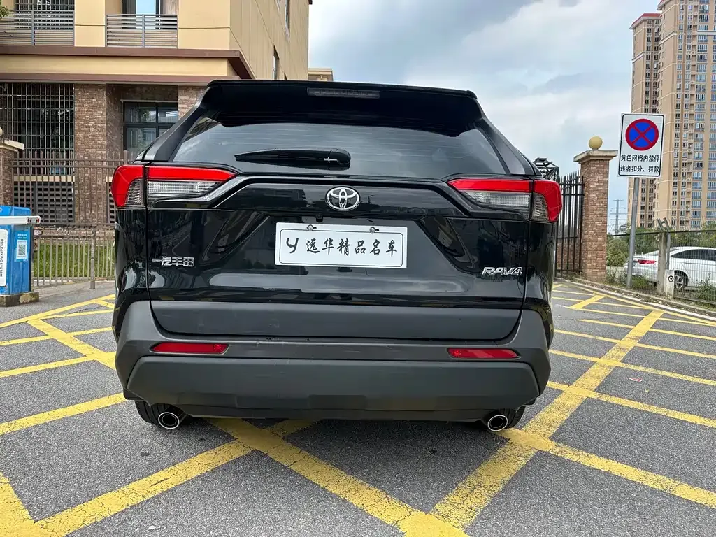 Toyota RAV4 2023 из CN, фото 9