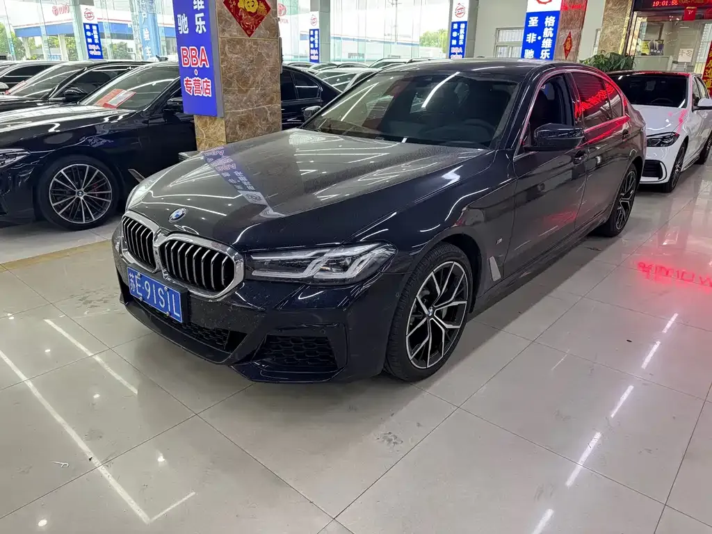 BMW 5 Series — фото 1