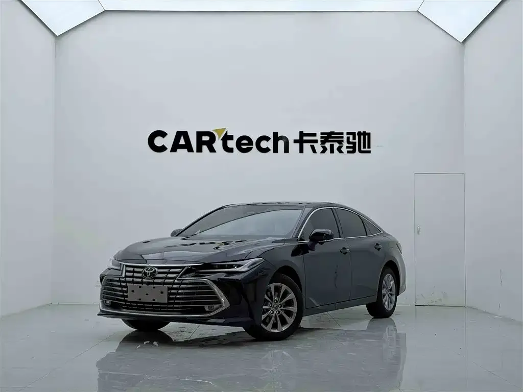 Toyota Avalon — фото 1