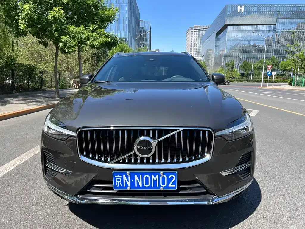 Volvo XC60 — фото 7