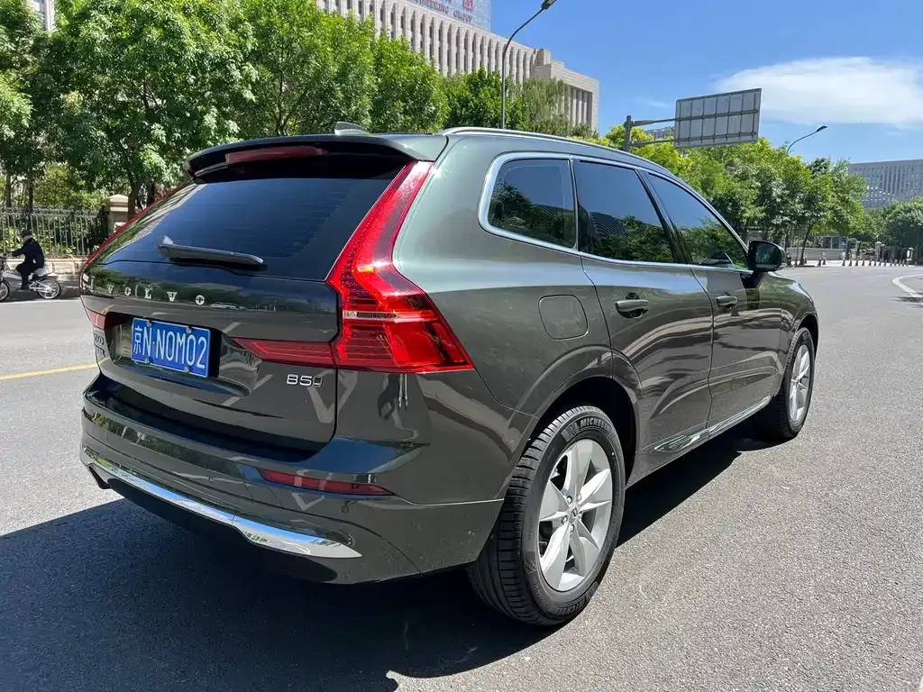 Volvo XC60 — фото 9