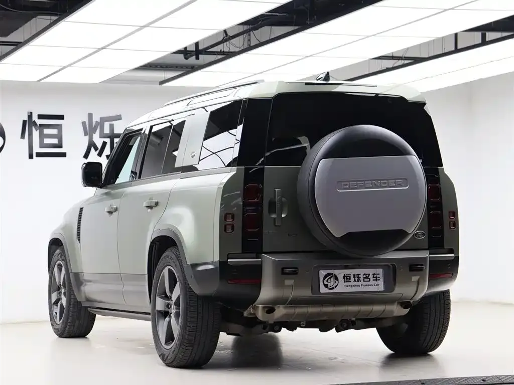 Land Rover Defender — фото 6