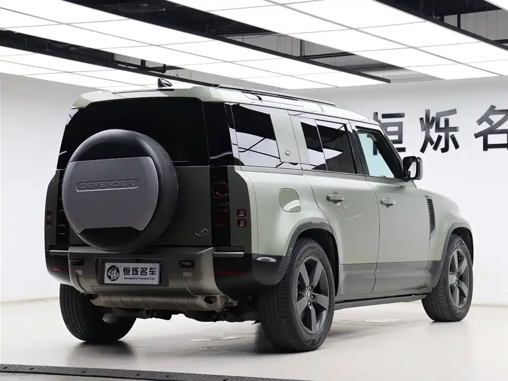 Land Rover Defender — фото 10