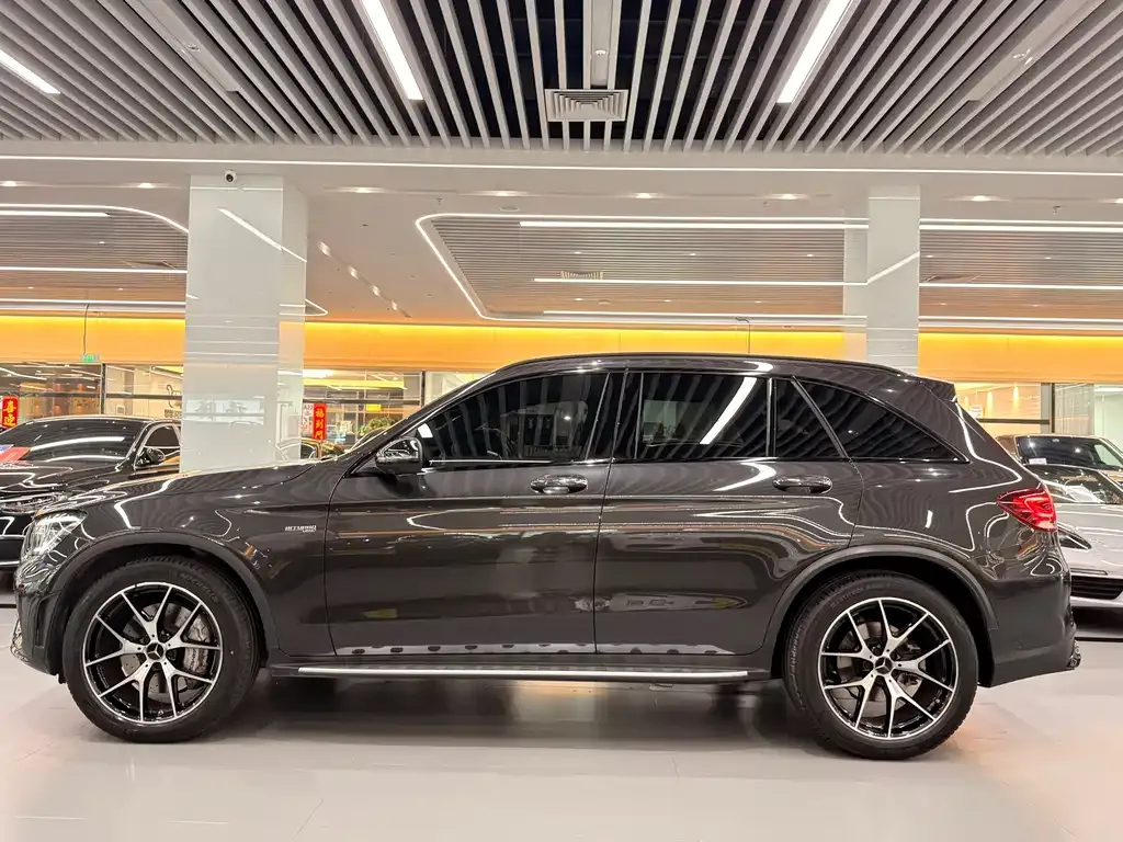 Mercedes-Benz GLC AMG — фото 7