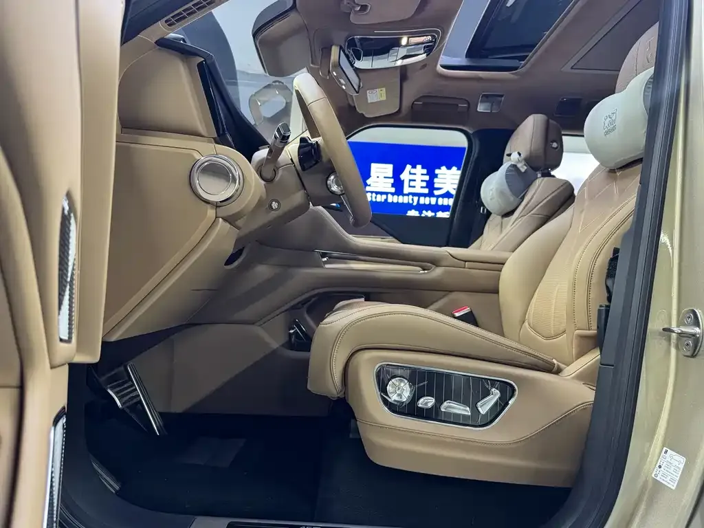Yangwang U8 L 2025 из CN, фото 5
