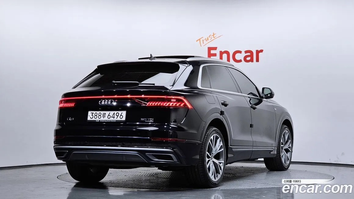 Audi Q8 — фото 2