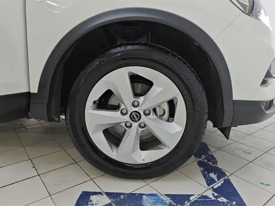 Nissan Qashqai — фото 10
