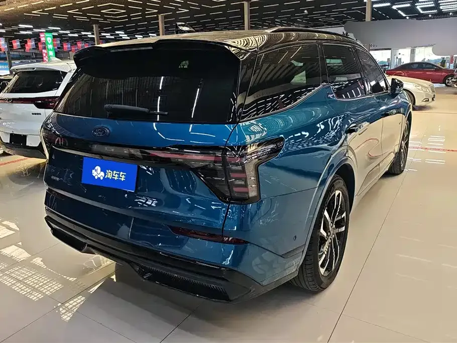 Ford Edge — фото 10