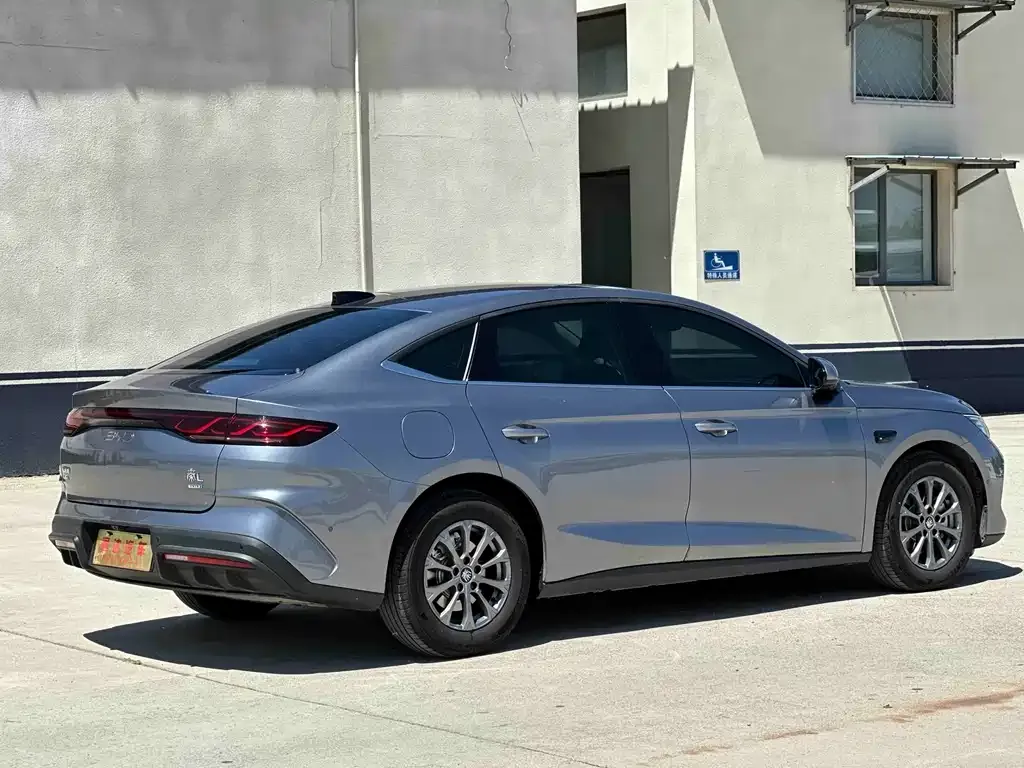 BYD Qin L — фото 10