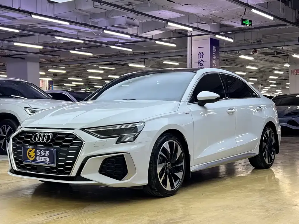 Audi A3 — фото 1