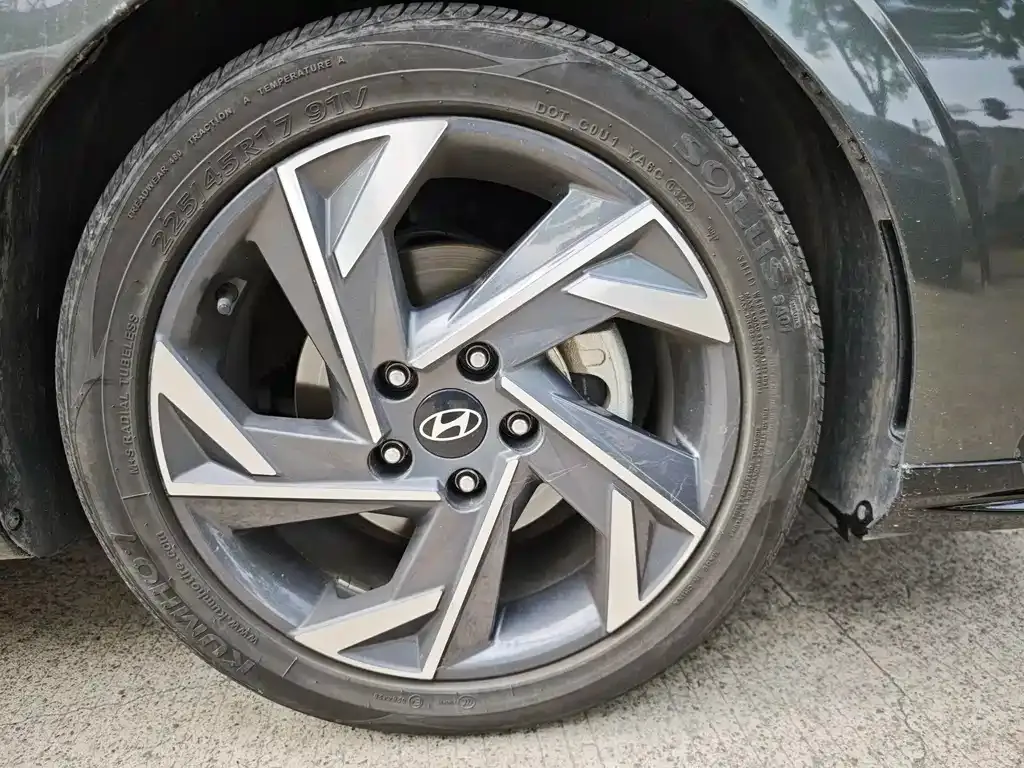 Hyundai Elantra — фото 8