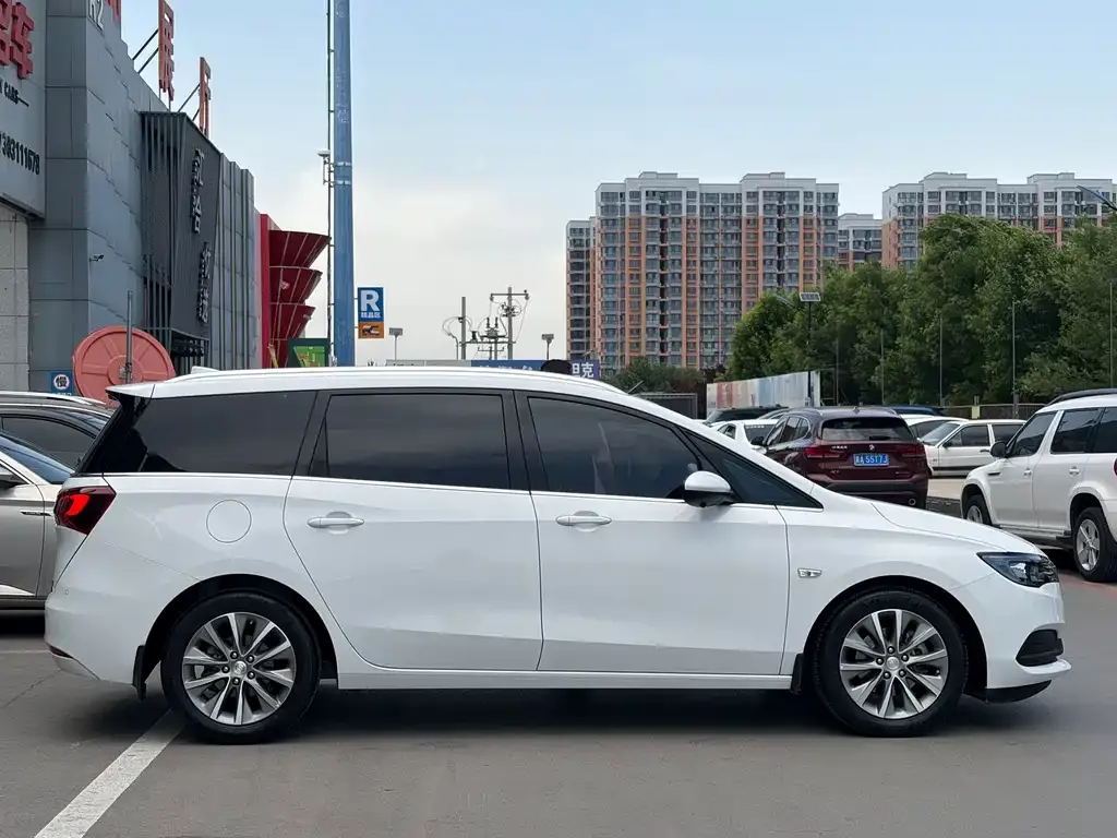 Buick GL6 2023 из CN, фото 2