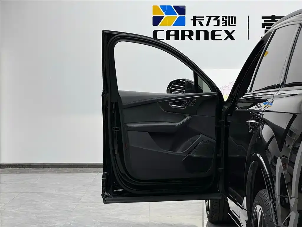 Audi SQ7 2024 из CN, фото 4