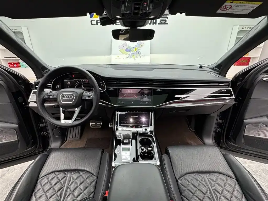 Audi SQ7 2024 из CN, фото 8