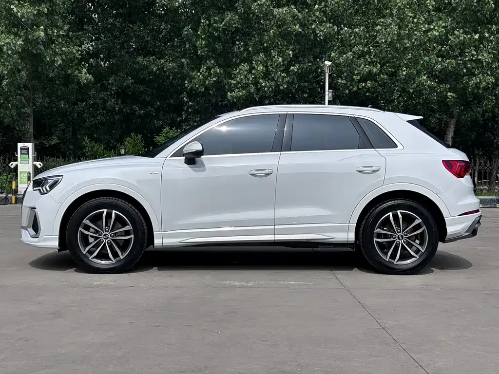 Audi Q3 — фото 9