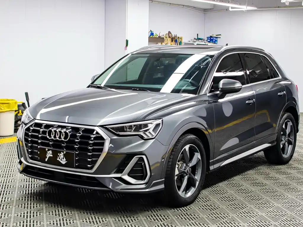 Audi Q3 — фото 1