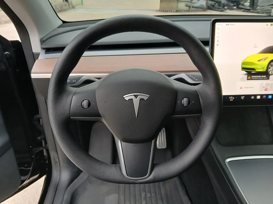 Tesla Model Y — фото 5