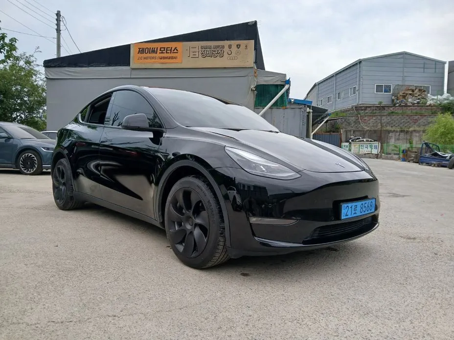 Tesla Model Y — фото 9