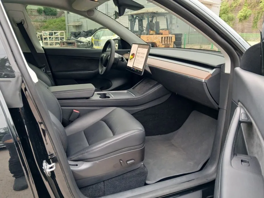 Tesla Model Y — фото 7
