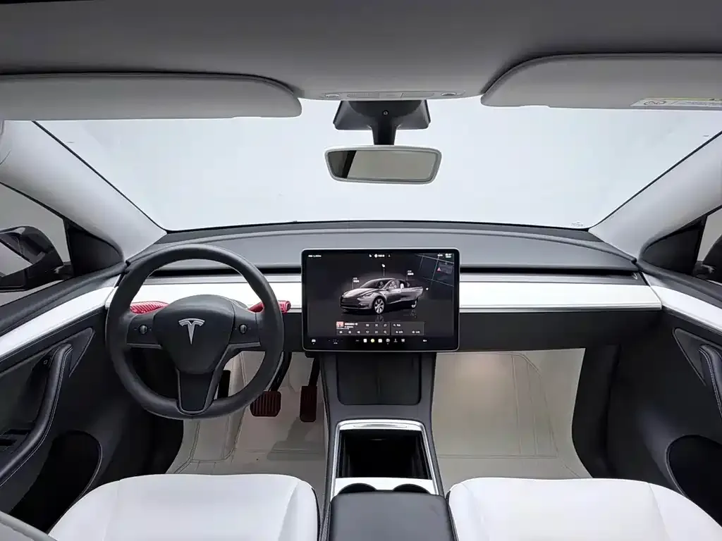 Tesla Model Y — фото 7