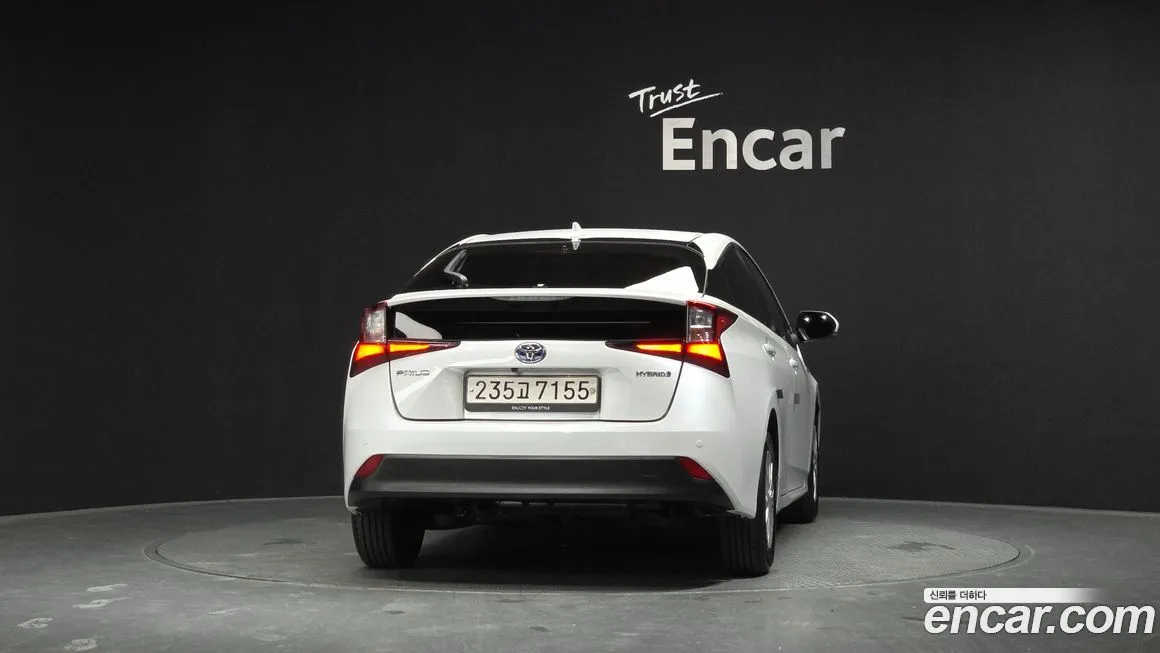Toyota Prius 2021 из KR, фото 8