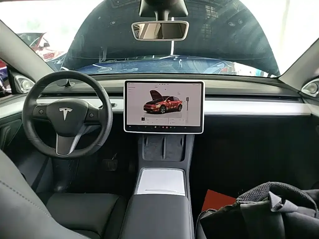 Tesla Model Y — фото 2