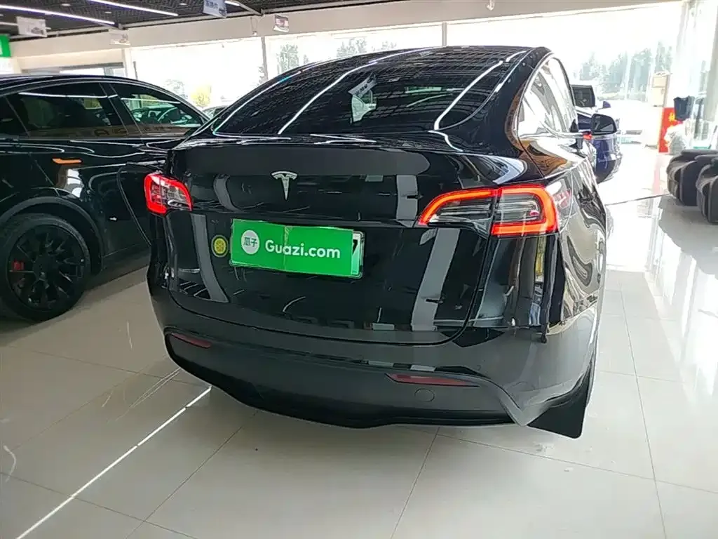 Tesla Model Y — фото 4