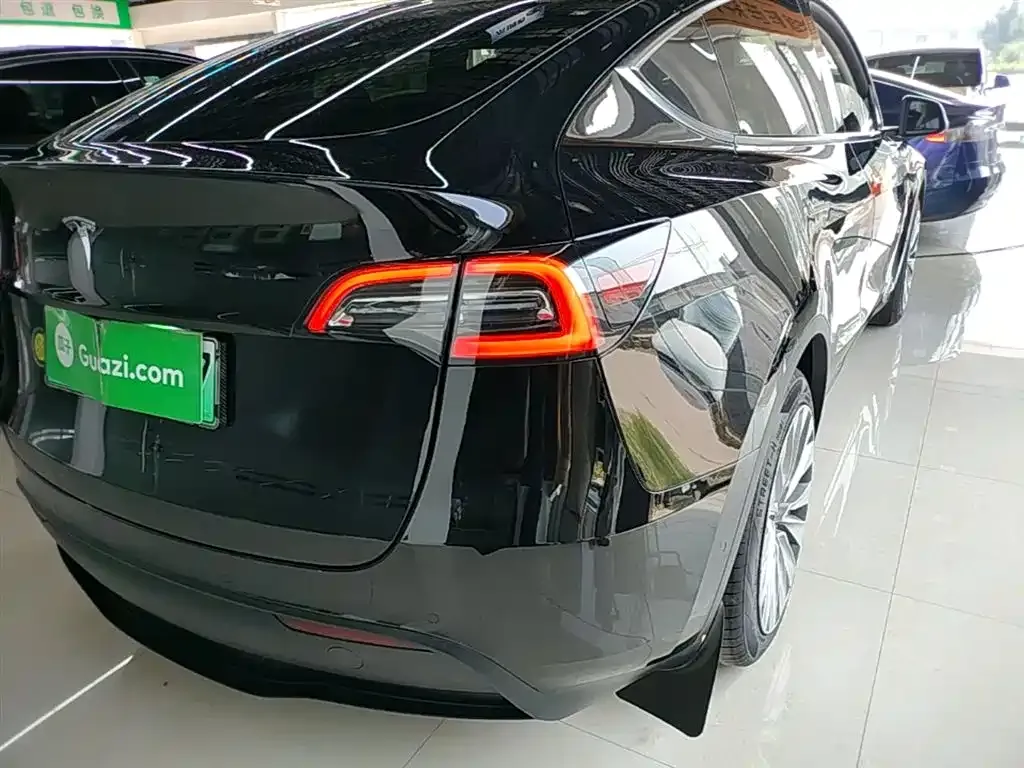 Tesla Model Y — фото 7