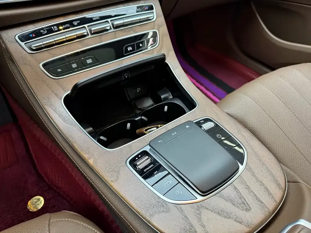 Mercedes-Benz E-Class — фото 10