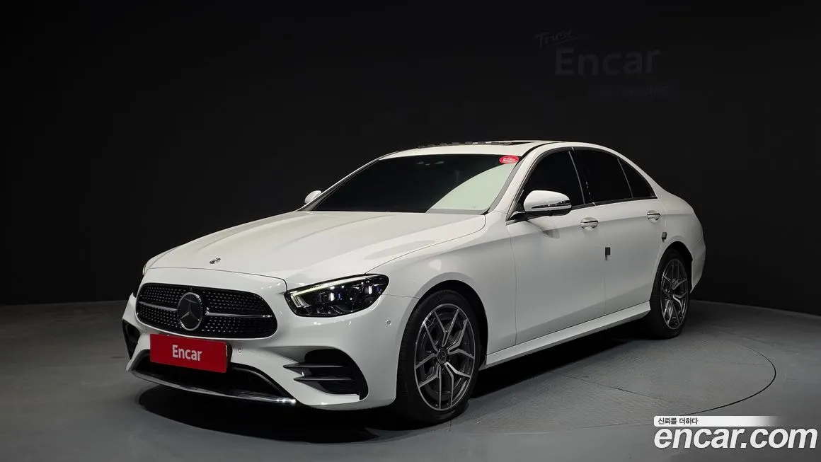 Mercedes-Benz E-Class — фото 1