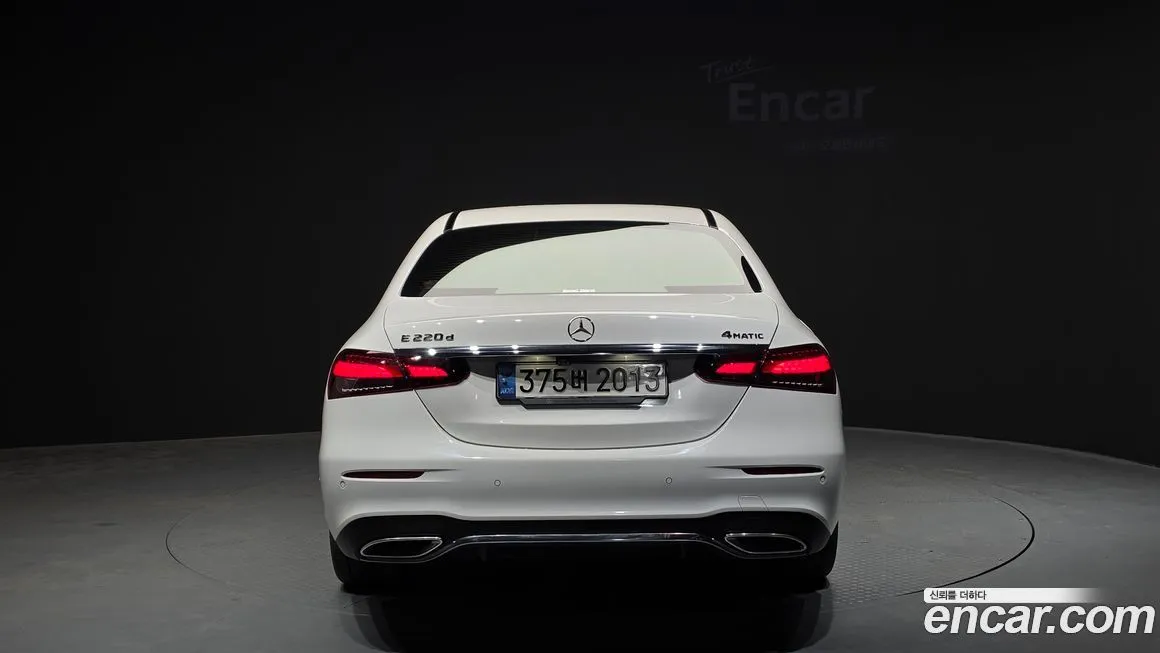 Mercedes-Benz E-Class — фото 3