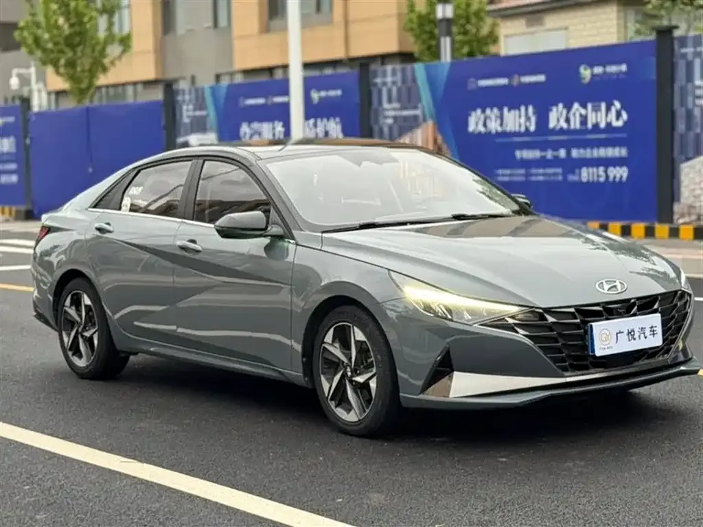 Hyundai Elantra — фото 4