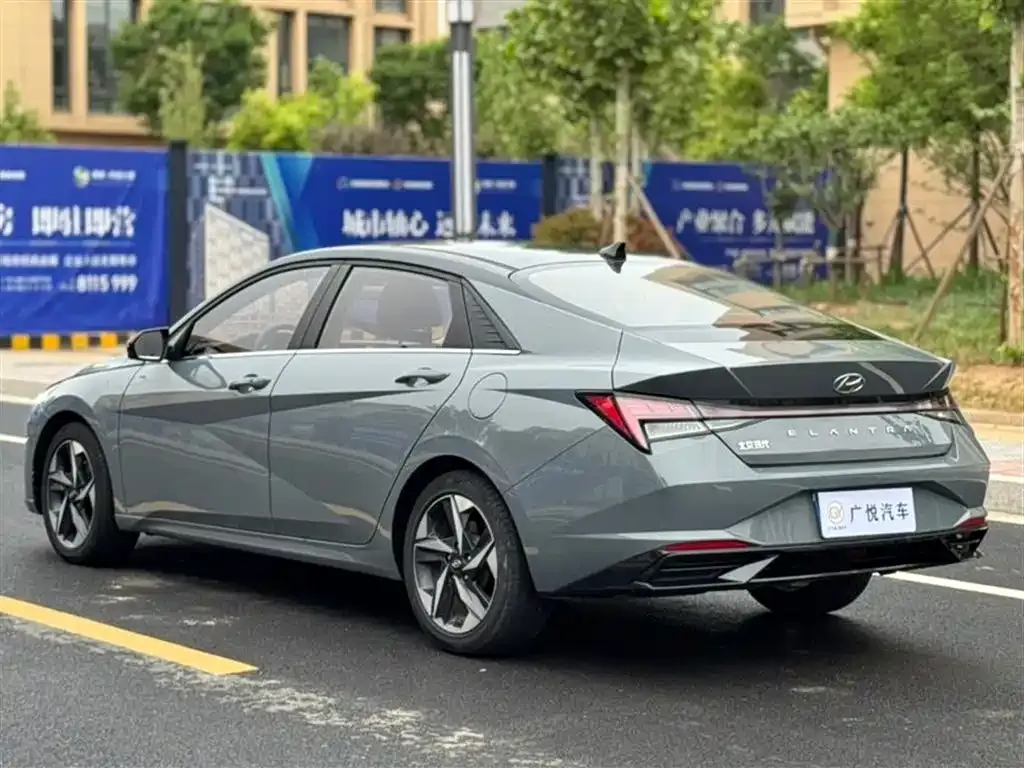 Hyundai Elantra — фото 6