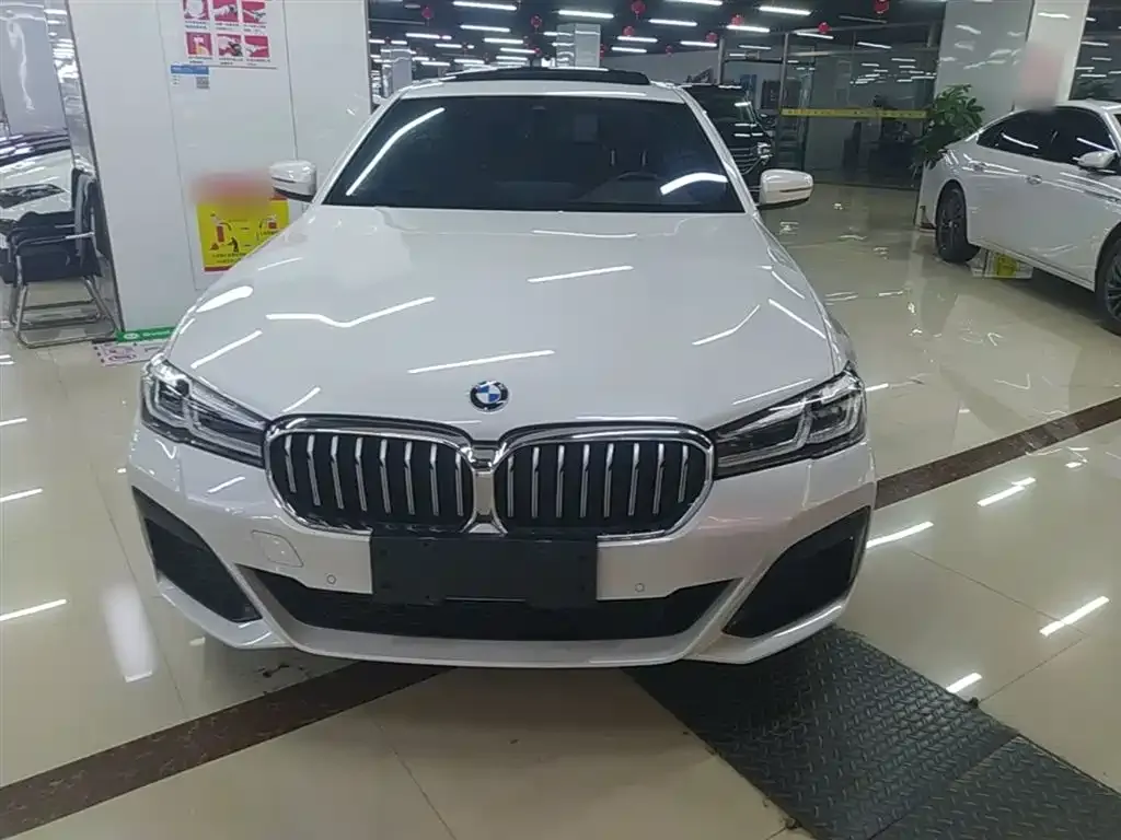BMW 5 Series — фото 10