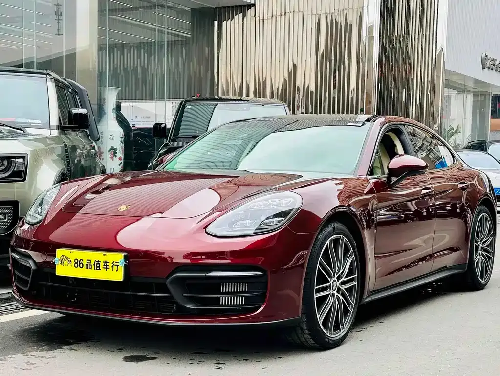 Porsche Panamera — фото 1