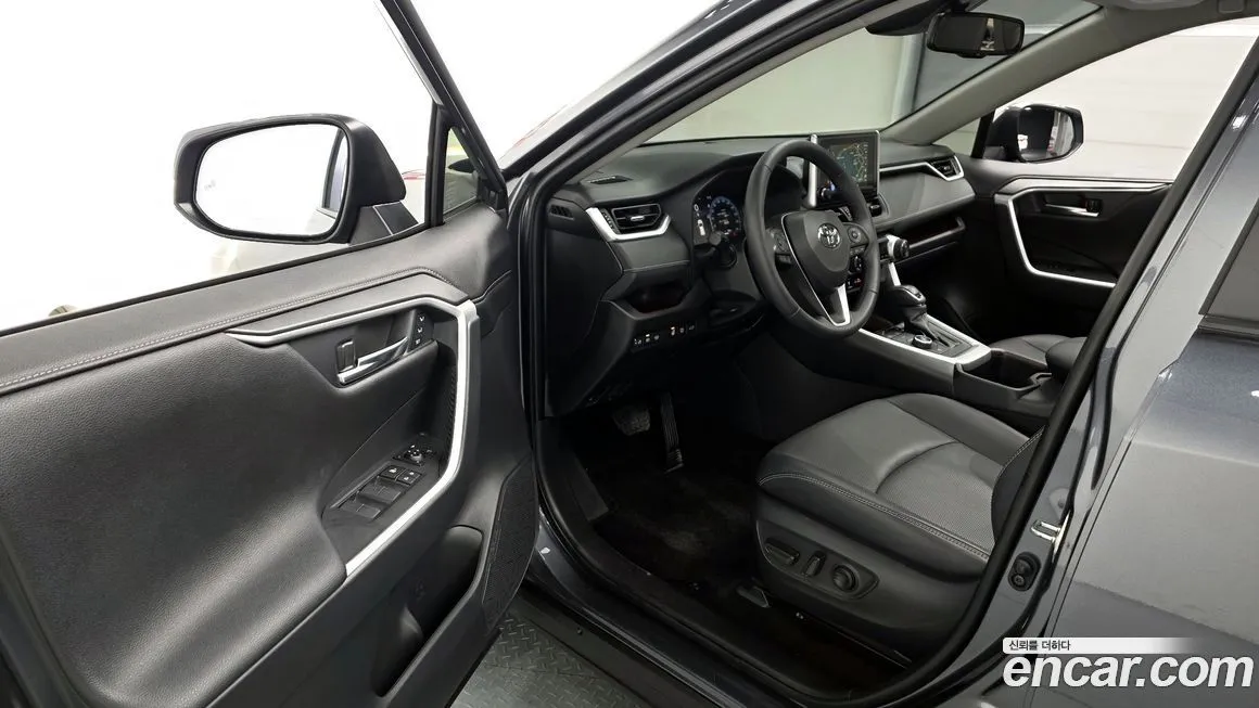 Toyota RAV4 2024 из KR, фото 5