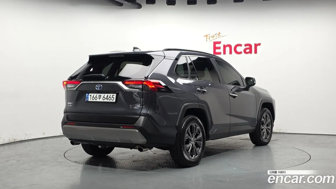 Toyota RAV4 2024 из KR, фото 4