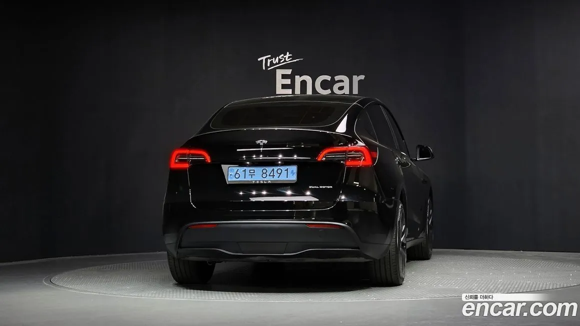 Tesla Model Y — фото 6