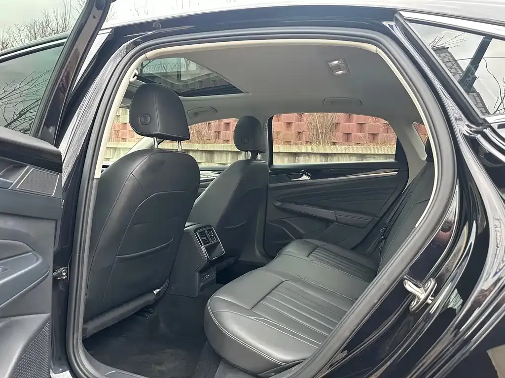 Volkswagen Passat — фото 6