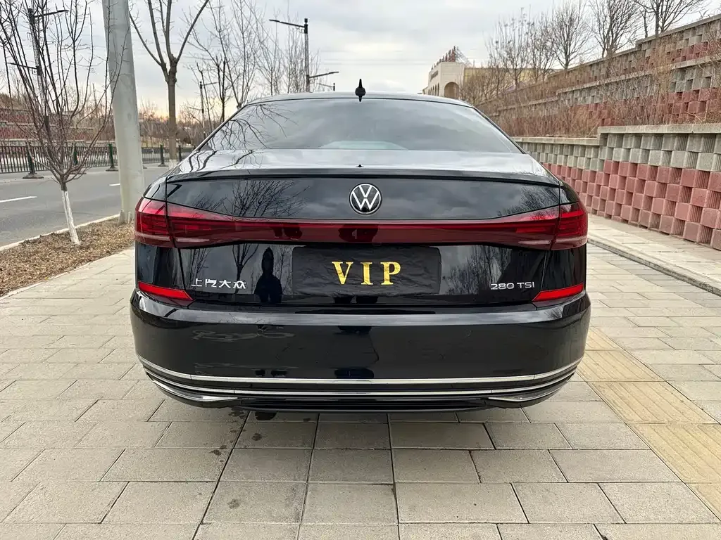 Volkswagen Passat — фото 10