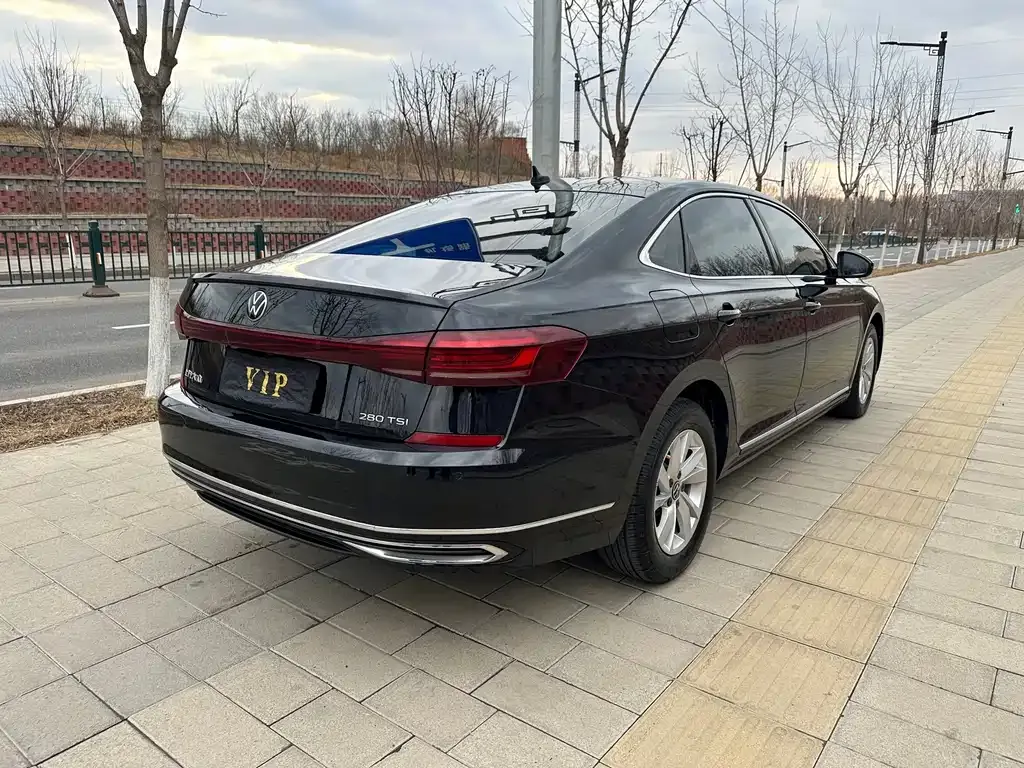 Volkswagen Passat — фото 8