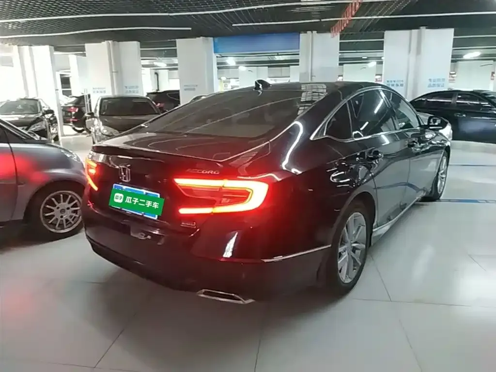 Honda Accord — фото 9