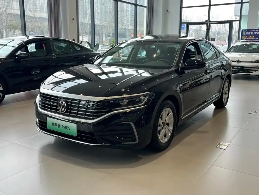 Volkswagen Passat New Energy — фото 1