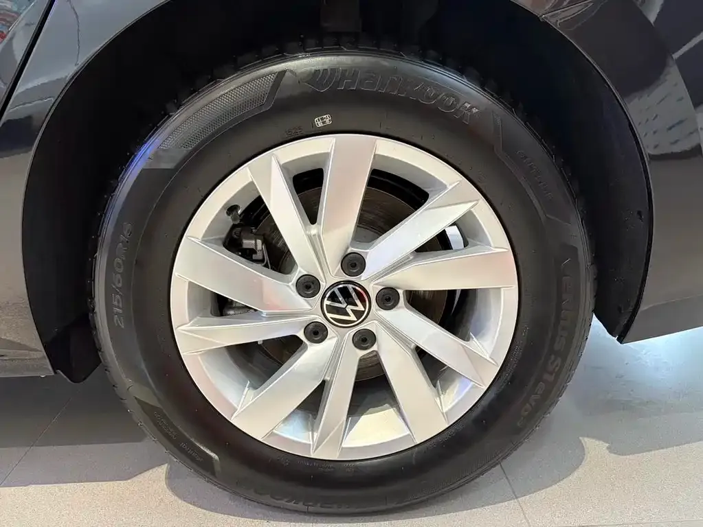 Volkswagen Passat New Energy — фото 9