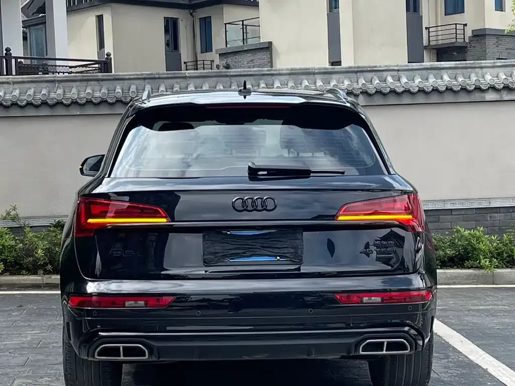 Audi Q5L — фото 2