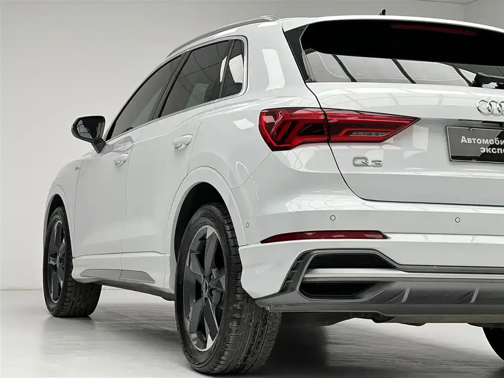 Audi Q3 — фото 9