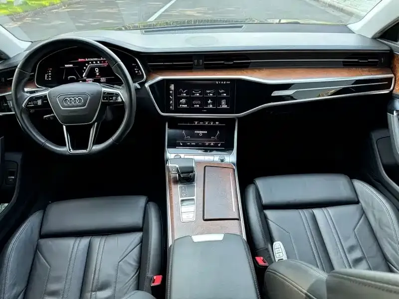 Audi A7 2022 из CN, фото 3