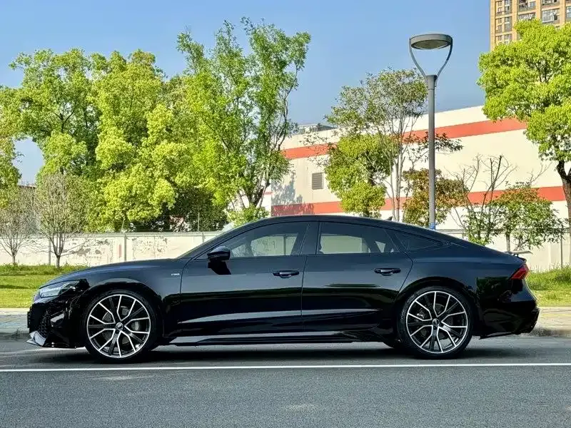 Audi A7 2022 из CN, фото 6
